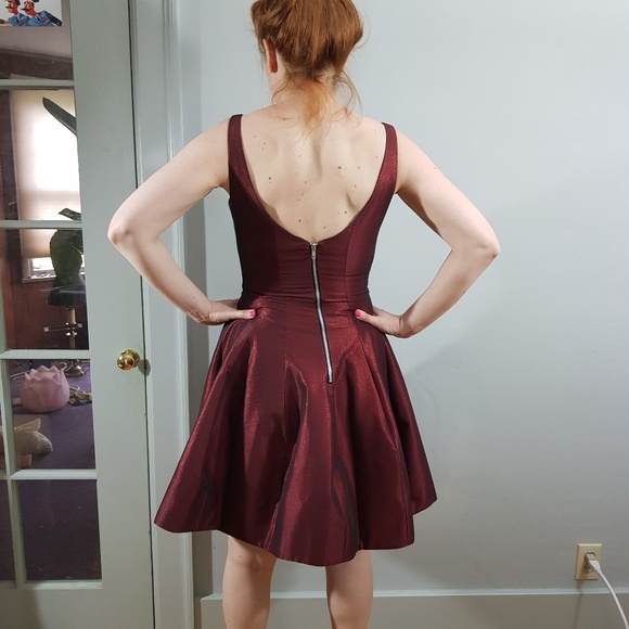 Metallic red cocktail dress - Picture 2 of 3